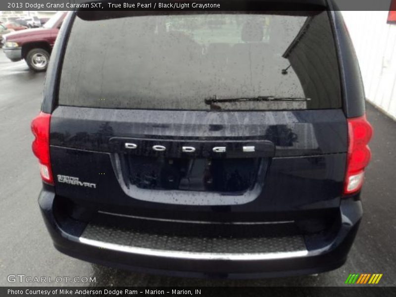 True Blue Pearl / Black/Light Graystone 2013 Dodge Grand Caravan SXT