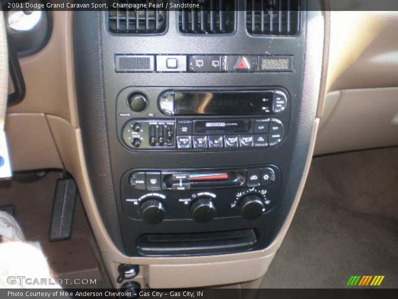 Champagne Pearl / Sandstone 2001 Dodge Grand Caravan Sport