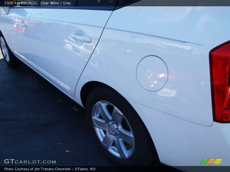 Clear White / Gray 2008 Kia Rondo LX