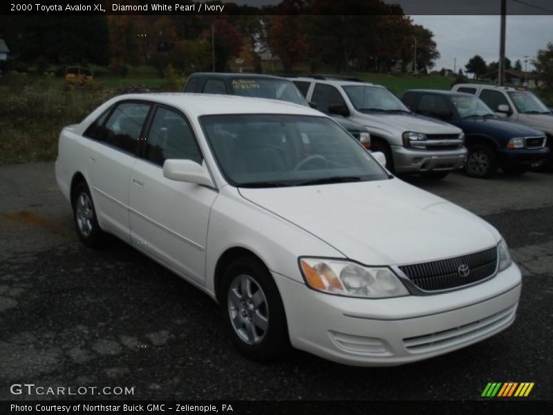 Diamond White Pearl / Ivory 2000 Toyota Avalon XL