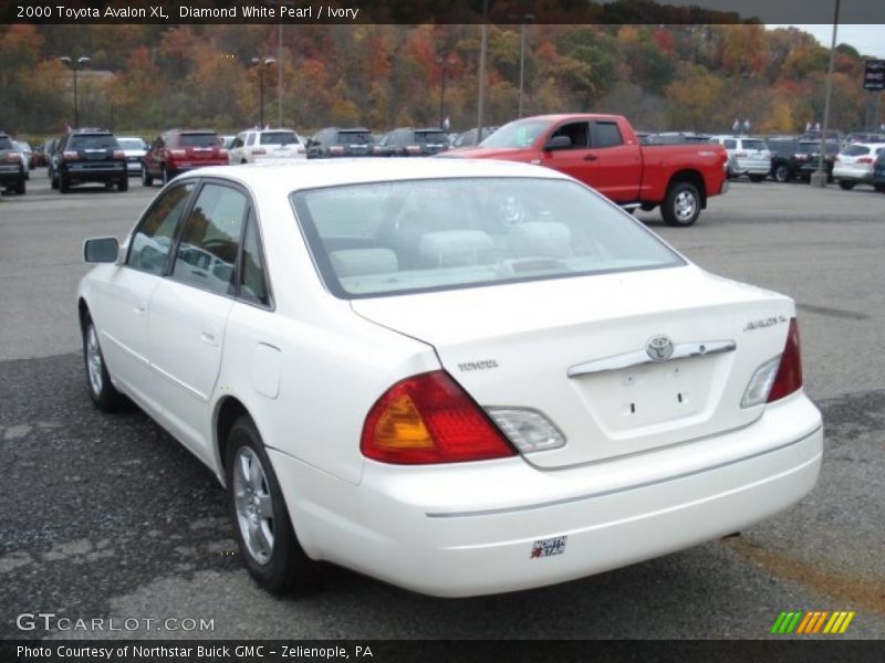 Diamond White Pearl / Ivory 2000 Toyota Avalon XL