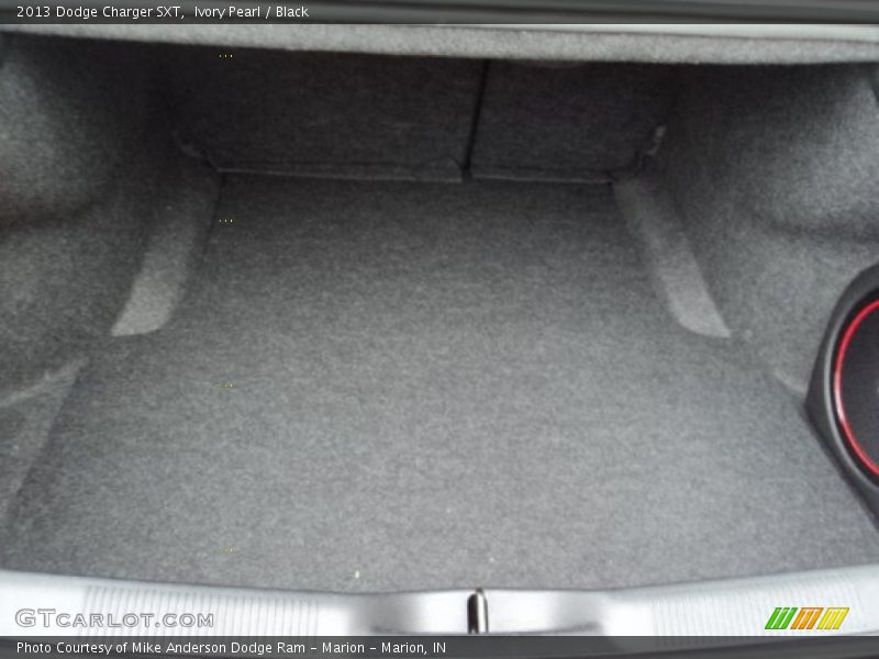 Ivory Pearl / Black 2013 Dodge Charger SXT