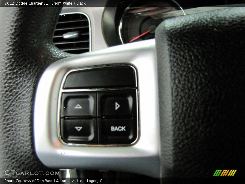 Bright White / Black 2012 Dodge Charger SE
