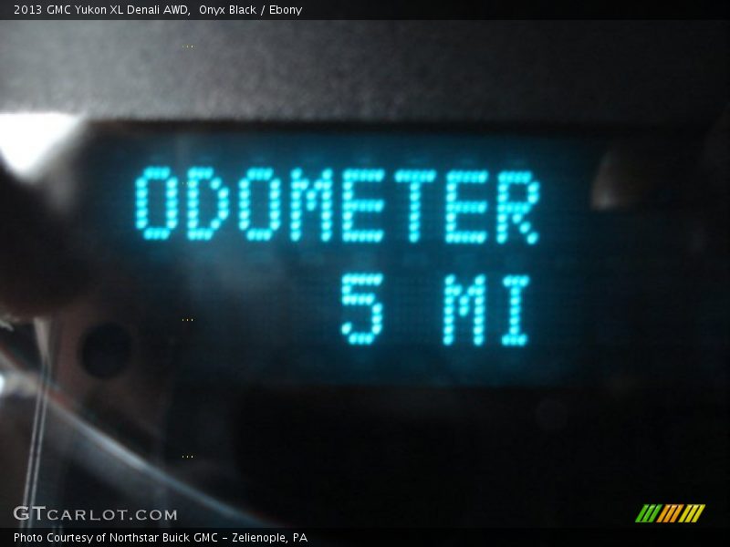 Onyx Black / Ebony 2013 GMC Yukon XL Denali AWD