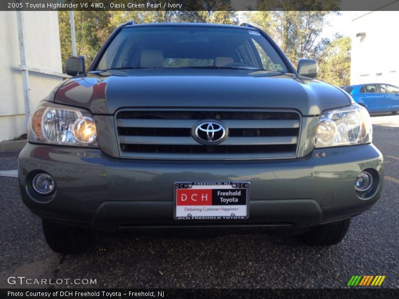 Oasis Green Pearl / Ivory 2005 Toyota Highlander V6 4WD