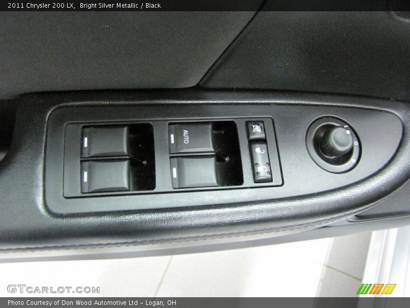 Bright Silver Metallic / Black 2011 Chrysler 200 LX