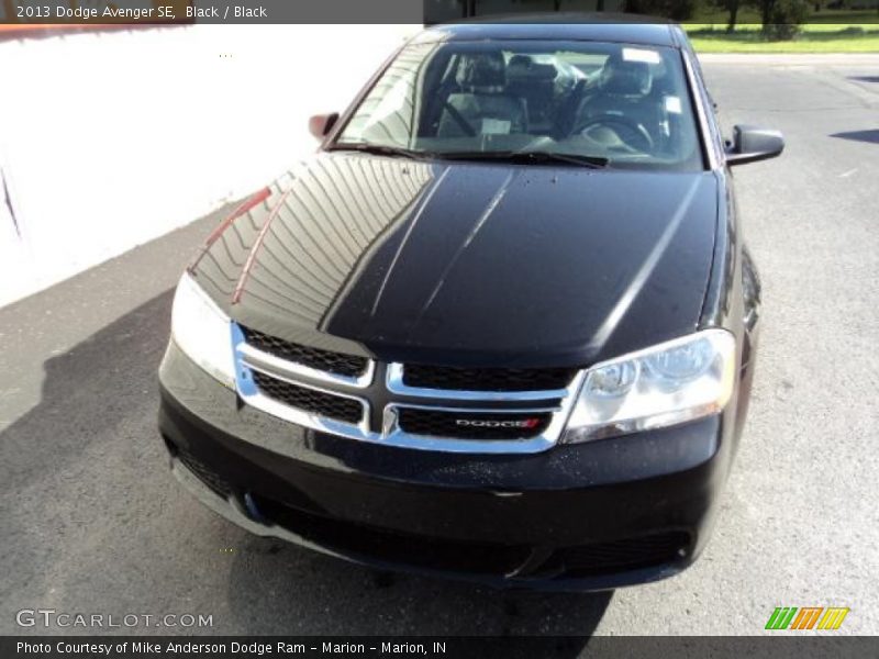 Black / Black 2013 Dodge Avenger SE