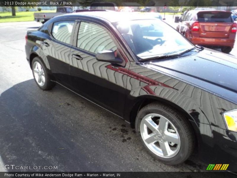 Black / Black 2013 Dodge Avenger SE