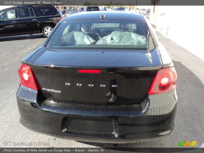 Black / Black 2013 Dodge Avenger SE