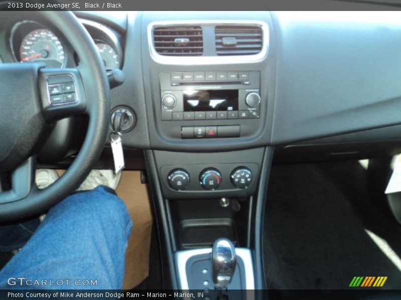 Black / Black 2013 Dodge Avenger SE