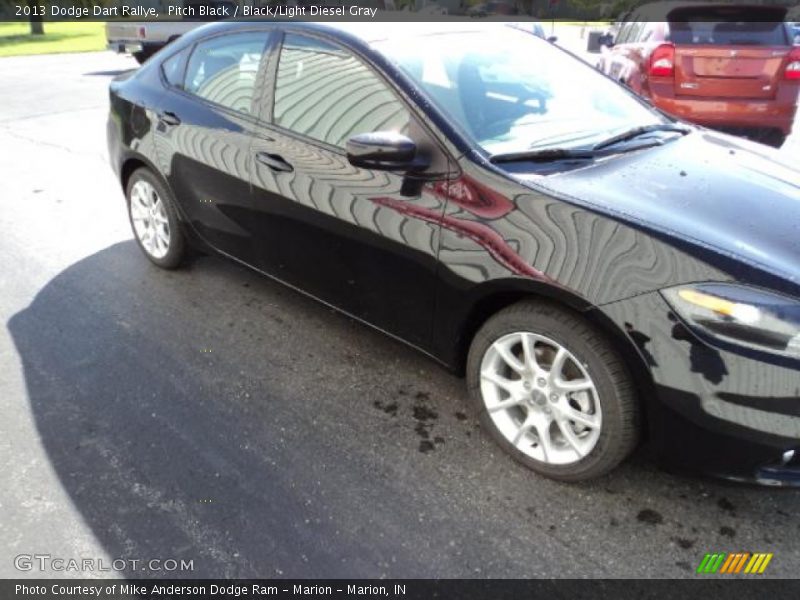Pitch Black / Black/Light Diesel Gray 2013 Dodge Dart Rallye