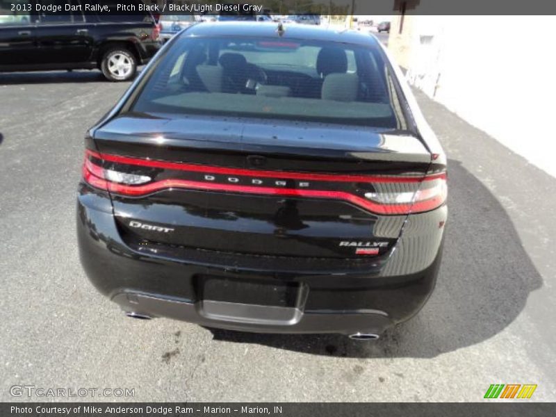 Pitch Black / Black/Light Diesel Gray 2013 Dodge Dart Rallye