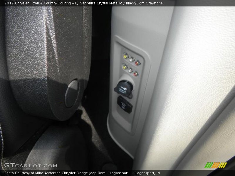 Sapphire Crystal Metallic / Black/Light Graystone 2012 Chrysler Town & Country Touring - L