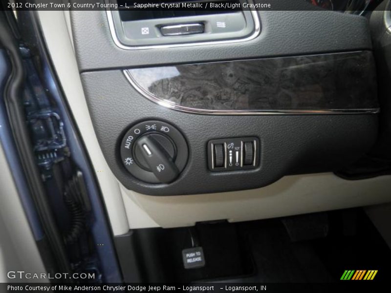 Sapphire Crystal Metallic / Black/Light Graystone 2012 Chrysler Town & Country Touring - L