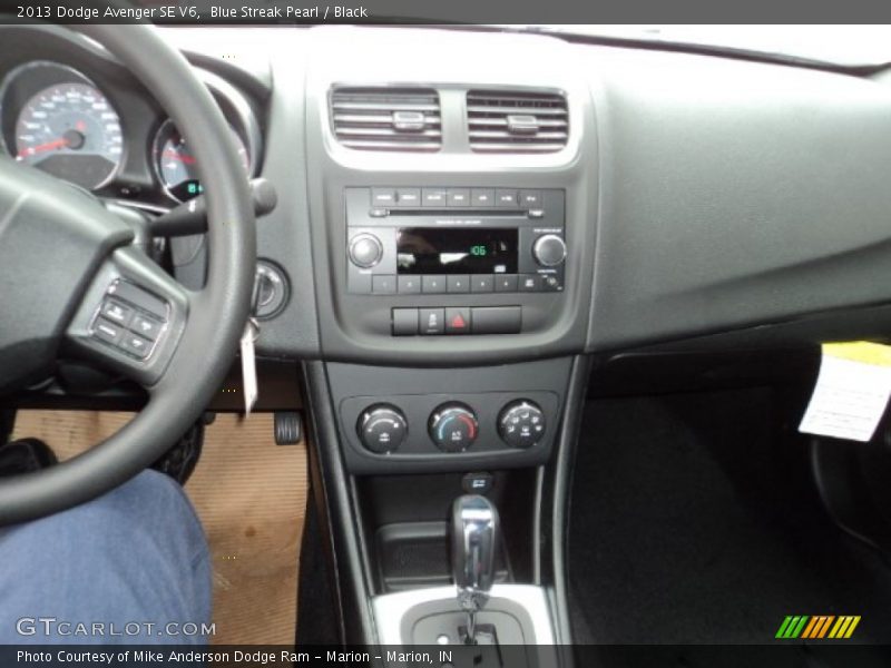 Blue Streak Pearl / Black 2013 Dodge Avenger SE V6