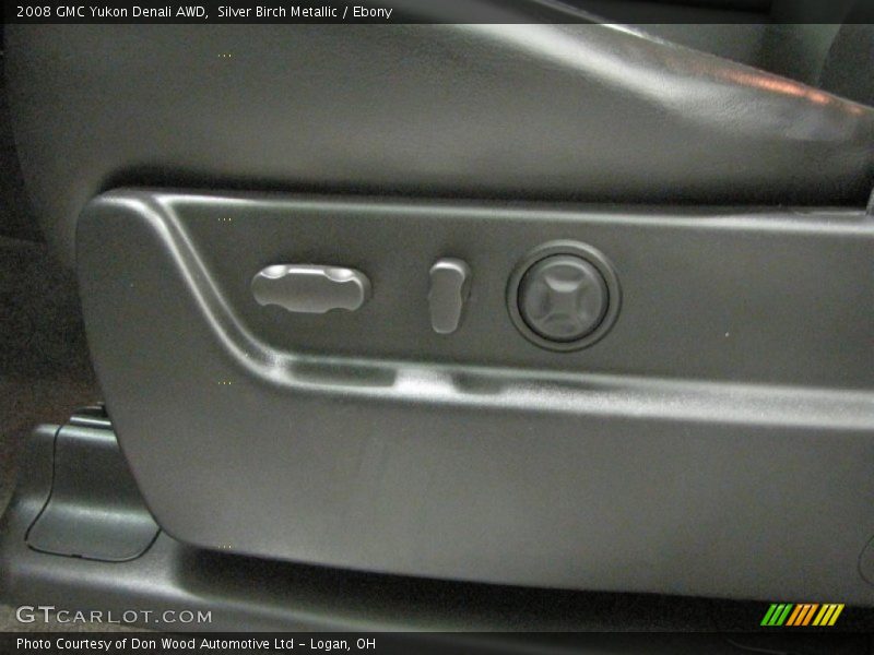 Silver Birch Metallic / Ebony 2008 GMC Yukon Denali AWD
