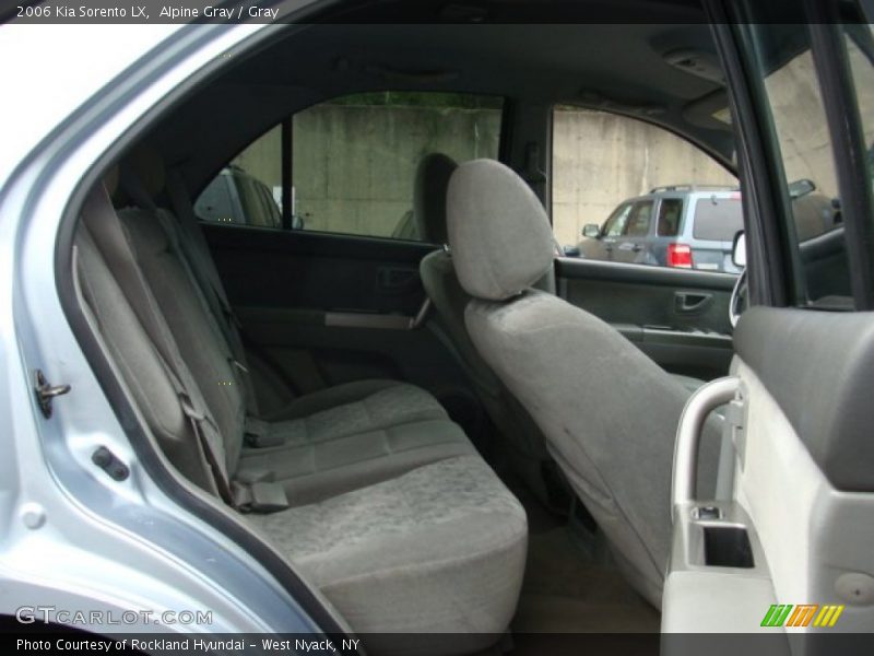 Alpine Gray / Gray 2006 Kia Sorento LX