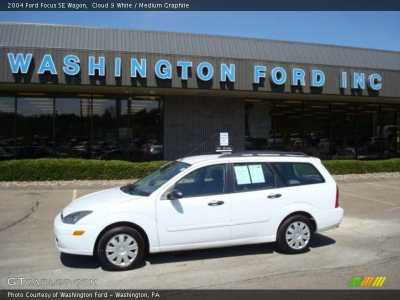 Cloud 9 White / Medium Graphite 2004 Ford Focus SE Wagon