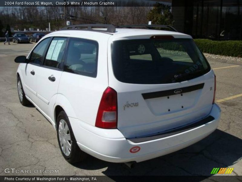 Cloud 9 White / Medium Graphite 2004 Ford Focus SE Wagon