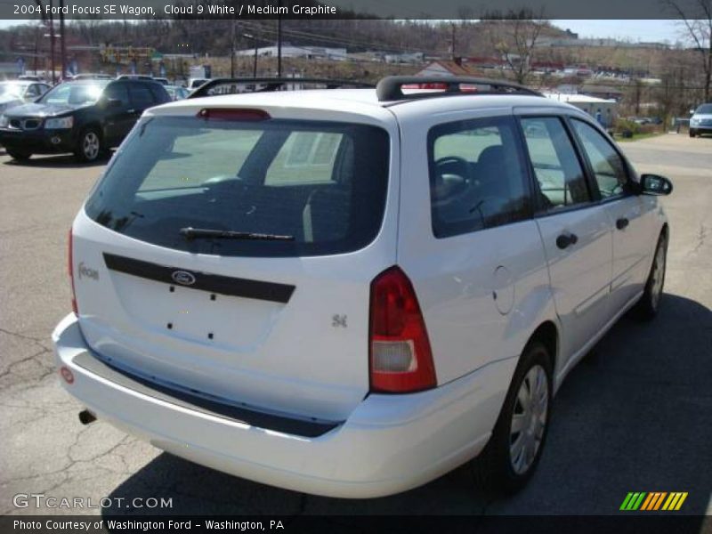 Cloud 9 White / Medium Graphite 2004 Ford Focus SE Wagon