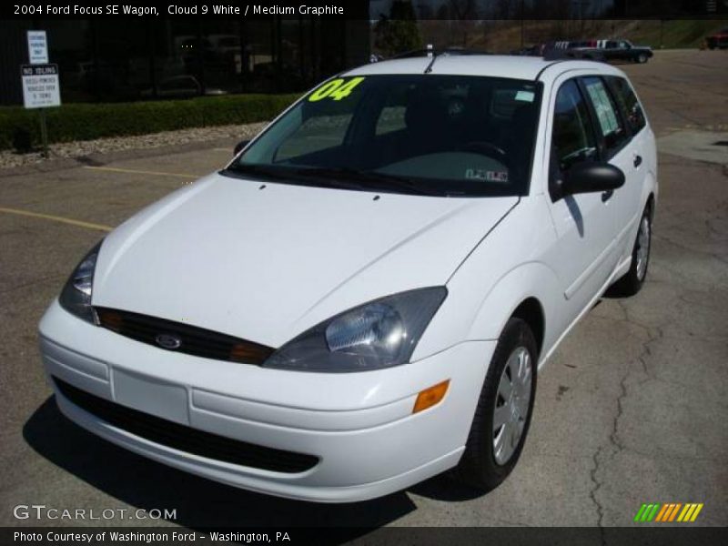 Cloud 9 White / Medium Graphite 2004 Ford Focus SE Wagon