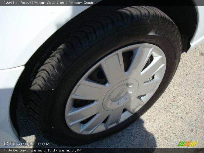 Cloud 9 White / Medium Graphite 2004 Ford Focus SE Wagon