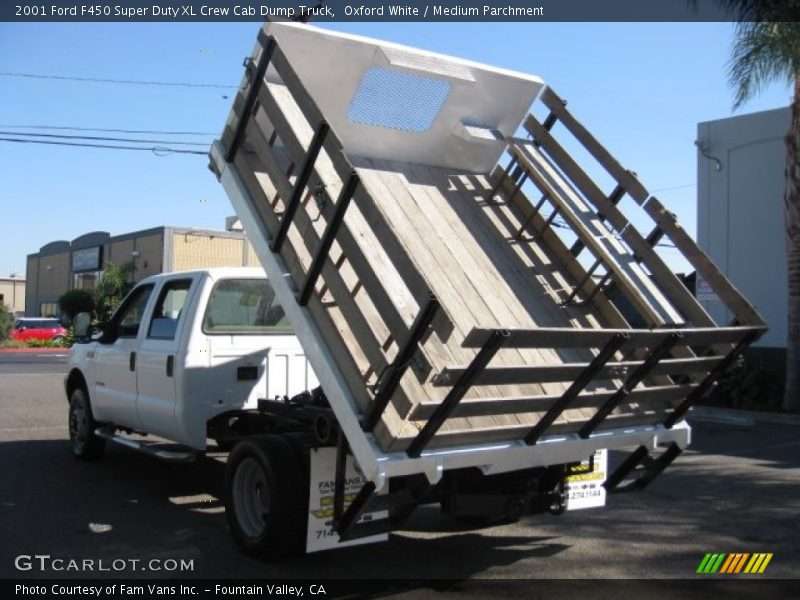 Oxford White / Medium Parchment 2001 Ford F450 Super Duty XL Crew Cab Dump Truck