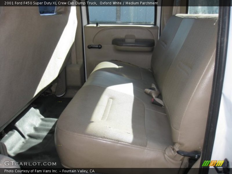 Oxford White / Medium Parchment 2001 Ford F450 Super Duty XL Crew Cab Dump Truck