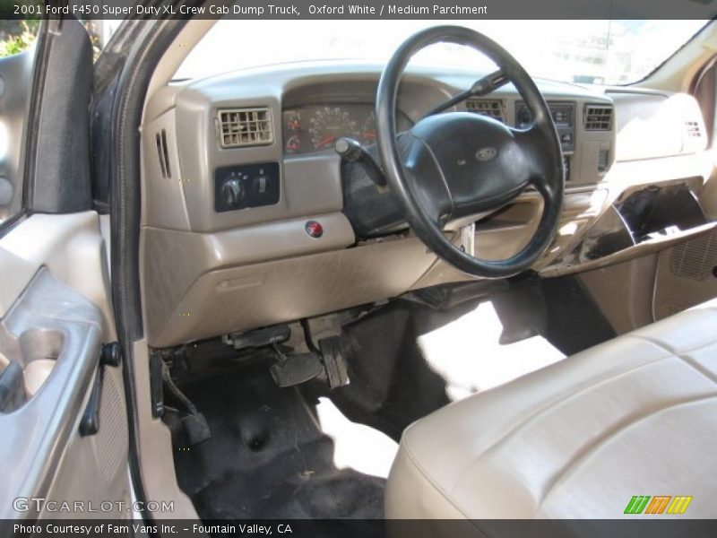 Dashboard of 2001 F450 Super Duty XL Crew Cab Dump Truck