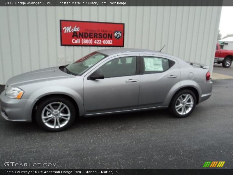 Tungsten Metallic / Black/Light Frost Beige 2013 Dodge Avenger SE V6