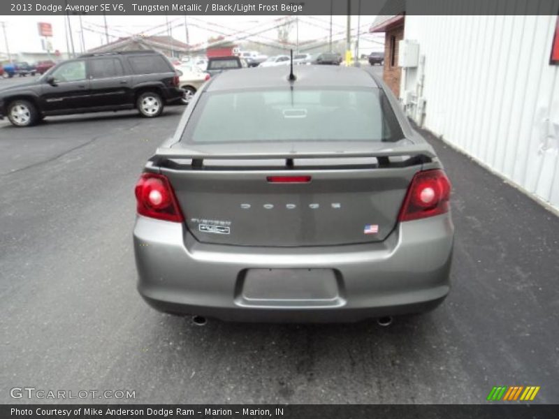 Tungsten Metallic / Black/Light Frost Beige 2013 Dodge Avenger SE V6