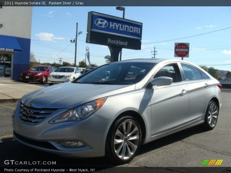 Radiant Silver / Gray 2011 Hyundai Sonata SE
