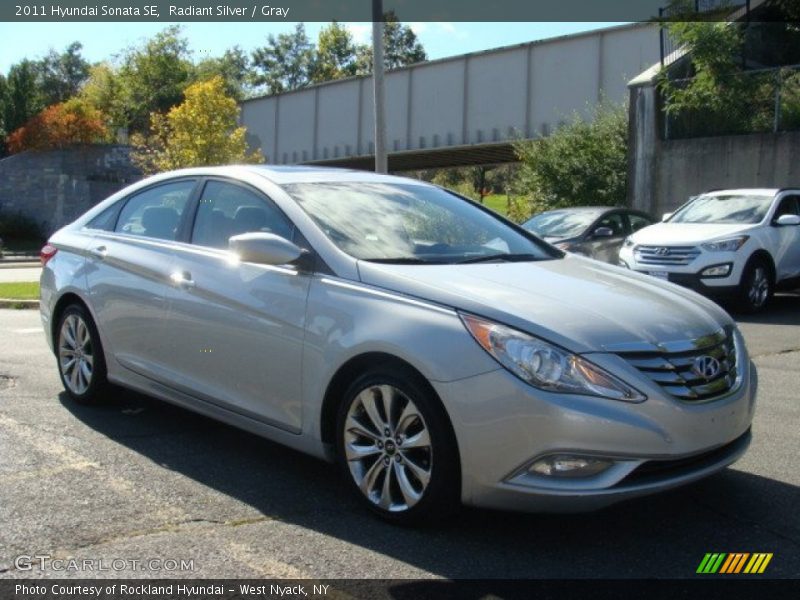 Radiant Silver / Gray 2011 Hyundai Sonata SE