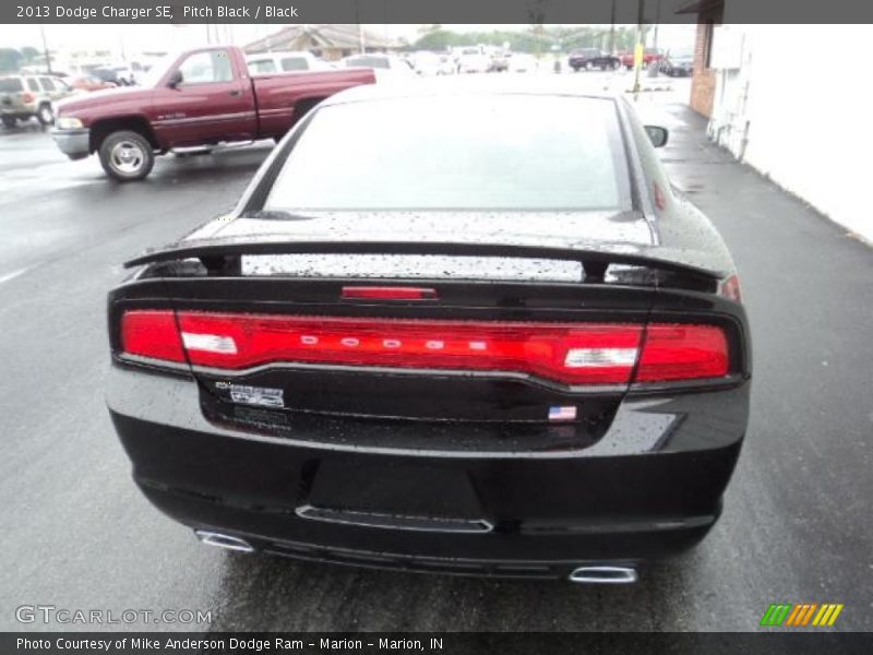 Pitch Black / Black 2013 Dodge Charger SE