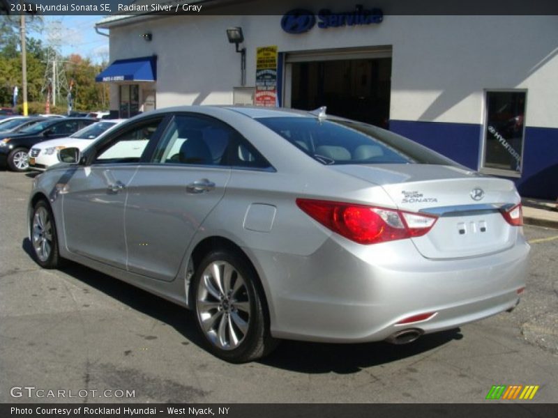 Radiant Silver / Gray 2011 Hyundai Sonata SE
