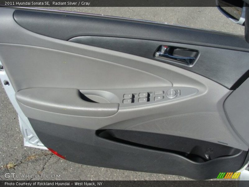 Radiant Silver / Gray 2011 Hyundai Sonata SE