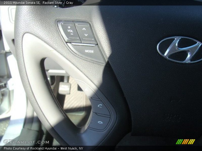 Radiant Silver / Gray 2011 Hyundai Sonata SE