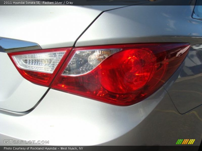 Radiant Silver / Gray 2011 Hyundai Sonata SE