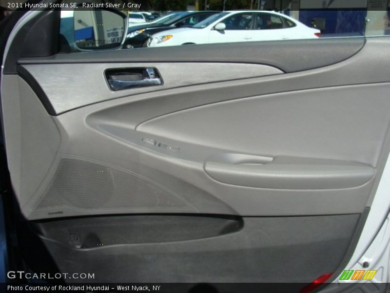 Radiant Silver / Gray 2011 Hyundai Sonata SE