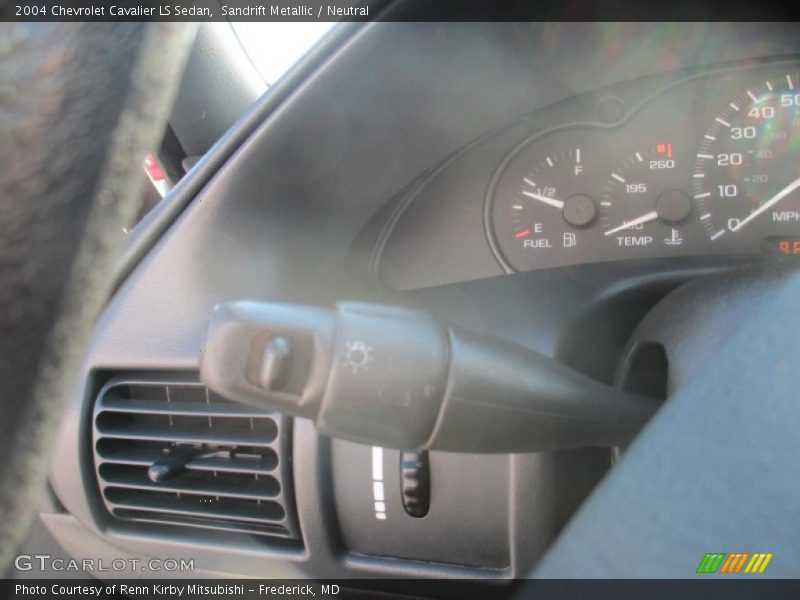 Sandrift Metallic / Neutral 2004 Chevrolet Cavalier LS Sedan