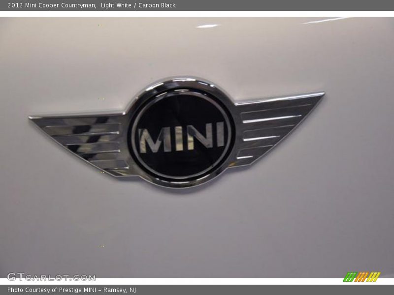 Light White / Carbon Black 2012 Mini Cooper Countryman