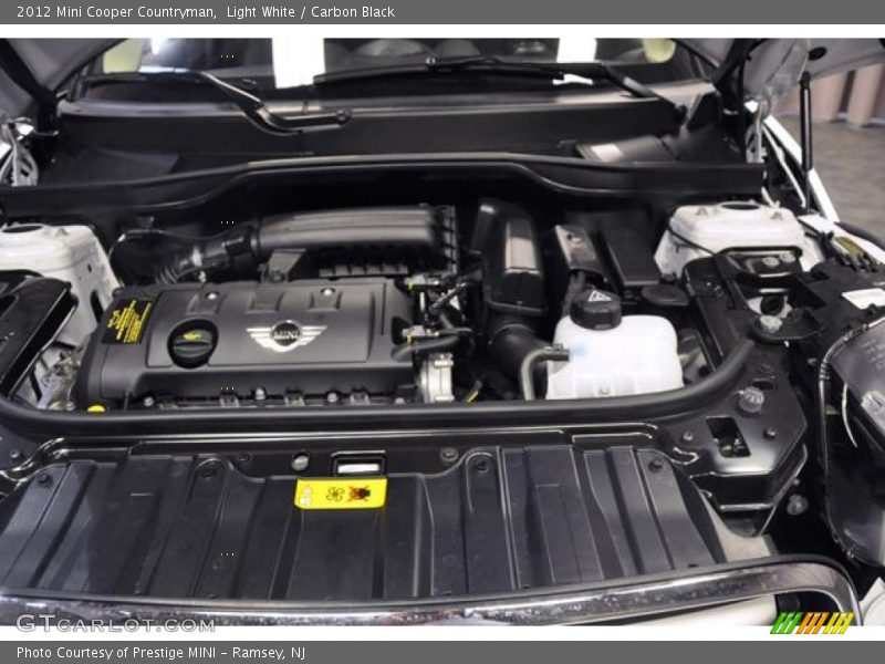 Light White / Carbon Black 2012 Mini Cooper Countryman