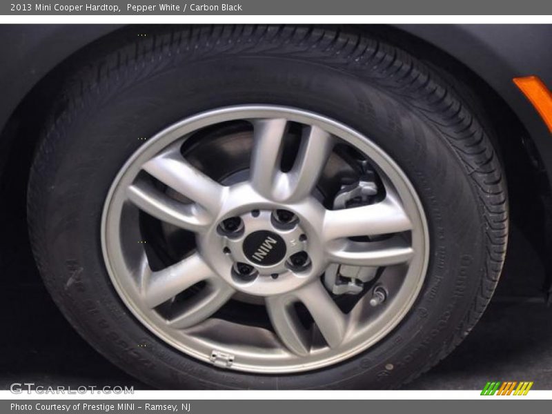 Pepper White / Carbon Black 2013 Mini Cooper Hardtop