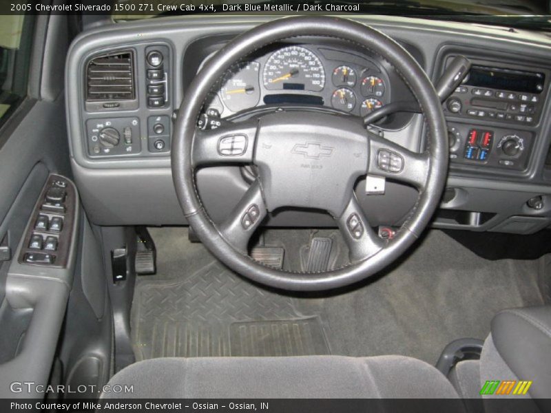 Dark Blue Metallic / Dark Charcoal 2005 Chevrolet Silverado 1500 Z71 Crew Cab 4x4