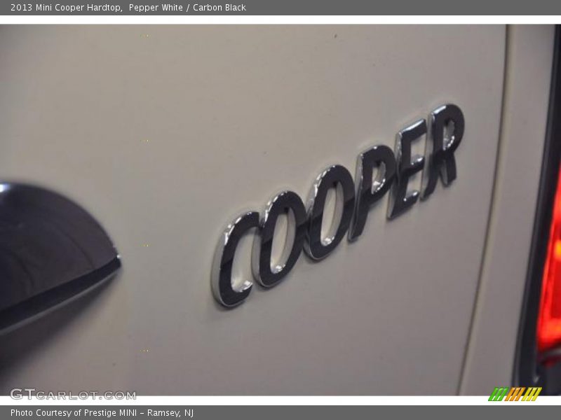 Pepper White / Carbon Black 2013 Mini Cooper Hardtop