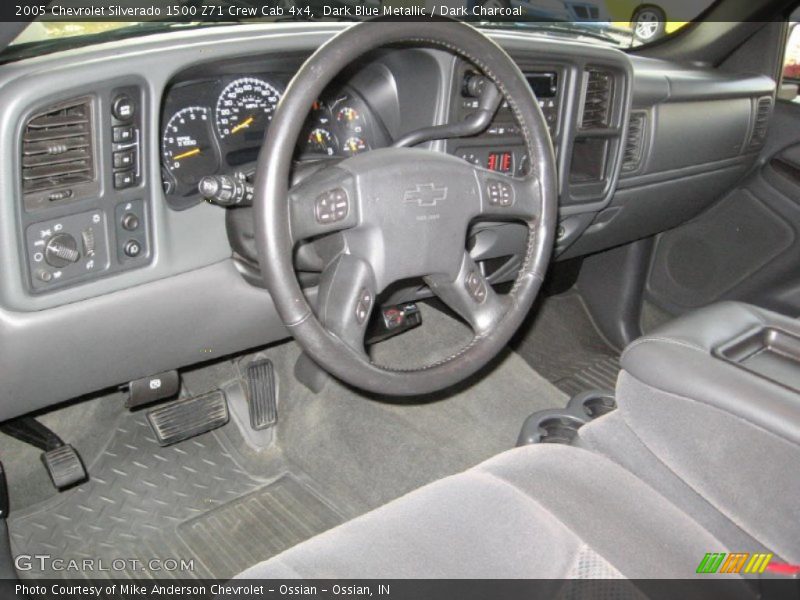 Dark Blue Metallic / Dark Charcoal 2005 Chevrolet Silverado 1500 Z71 Crew Cab 4x4