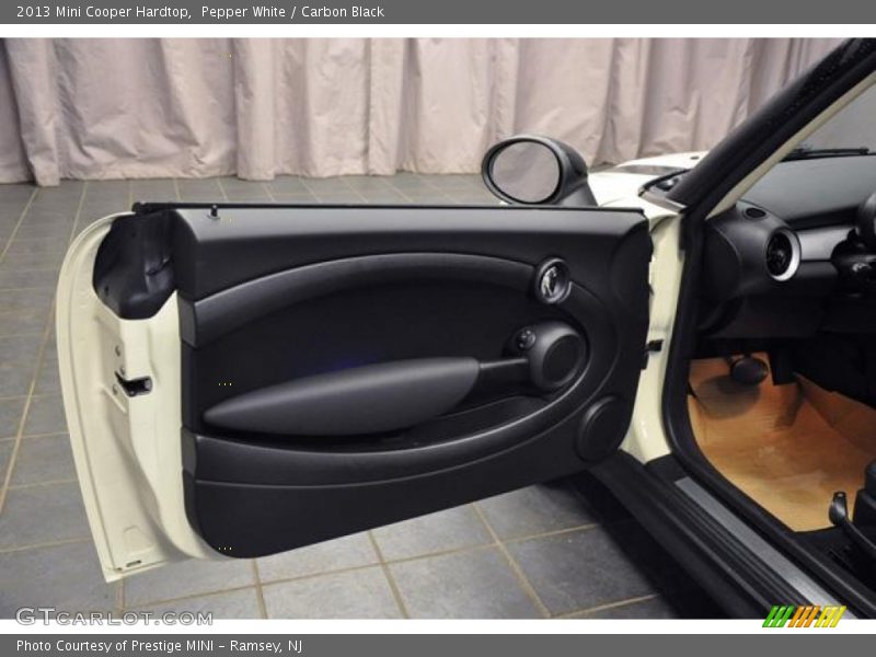 Pepper White / Carbon Black 2013 Mini Cooper Hardtop