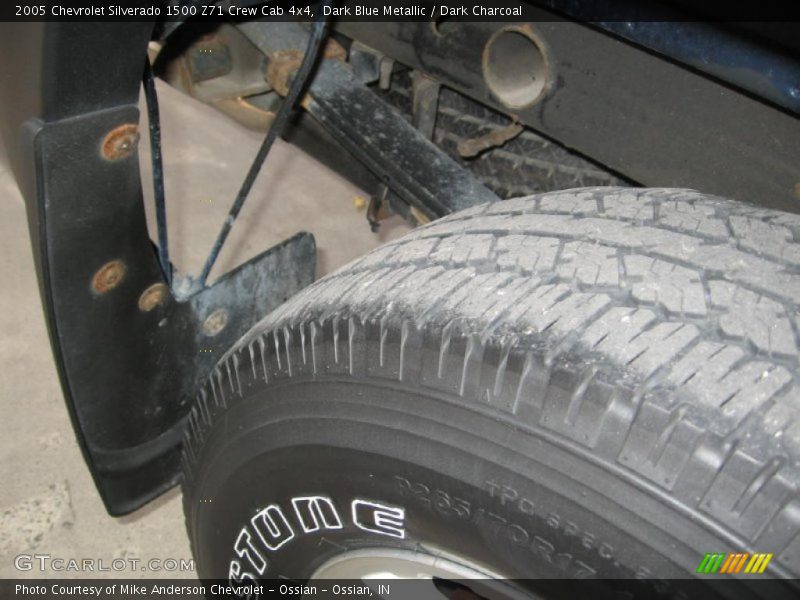 Dark Blue Metallic / Dark Charcoal 2005 Chevrolet Silverado 1500 Z71 Crew Cab 4x4