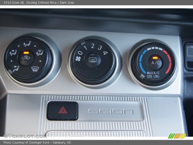 Sizzling Crimson Mica / Dark Gray 2010 Scion xB