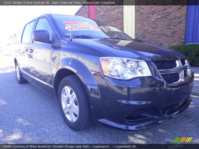 Dark Charcoal Pearl / Black/Light Graystone 2012 Dodge Grand Caravan SE